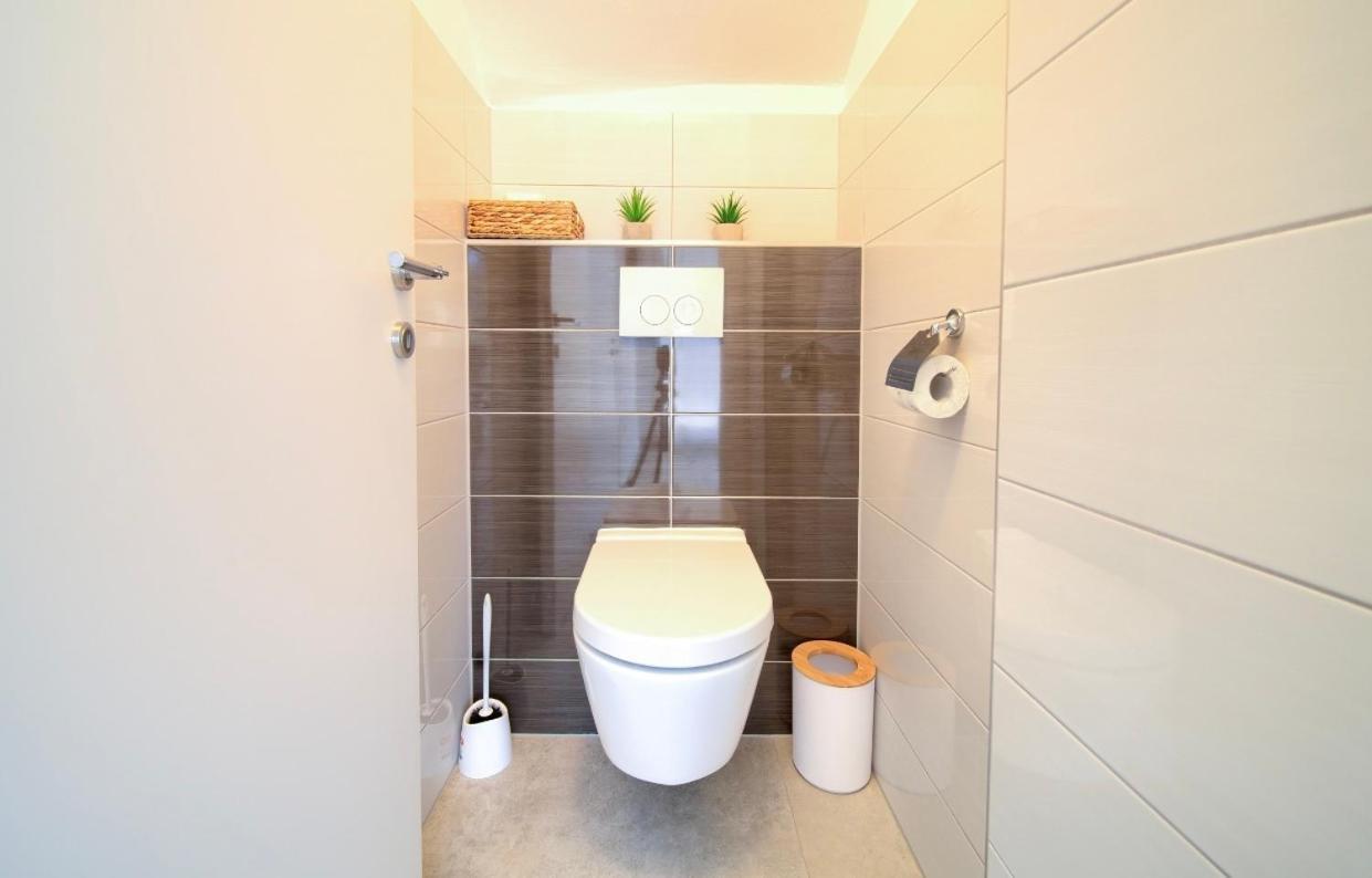 Apartment Sasso Bianco With The Private Pool Njivice Exterior foto