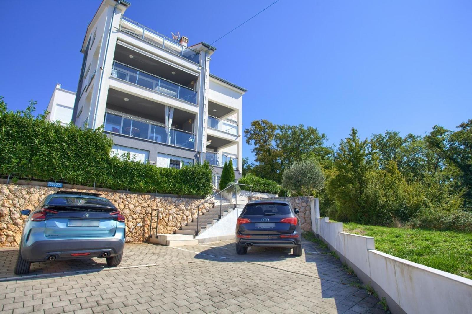 Apartment Sasso Bianco With The Private Pool Njivice Exterior foto